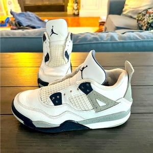 Boys 1Y retro 4 jordan sneakers.